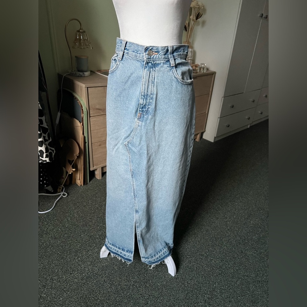 ZARA Light Wash Denim Distressed Hem Straight Midi Maxi Front Slit Cotton Skirt - Picture 4 of 16